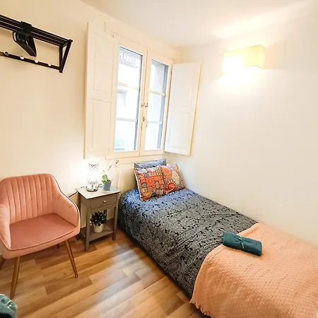 Barcelonea - By La Rambla Hostel *